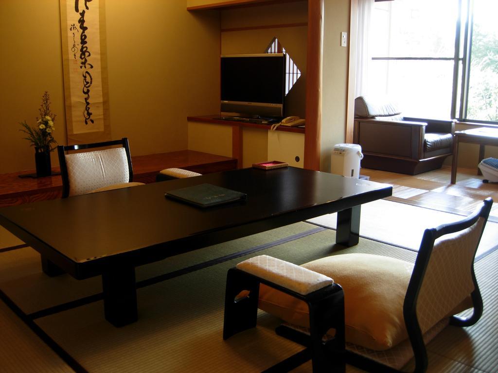 Yoshimatsu Hotel Hakone Buitenkant foto