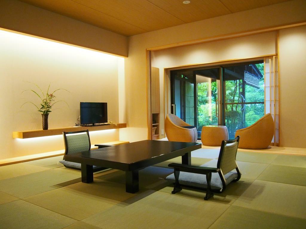 Yoshimatsu Hotel Hakone Buitenkant foto